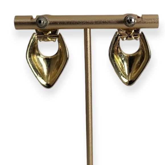 Vintage 80s Pink Enamel Goldtone Setting Door Knocker Earrings - Picture 6 of 7